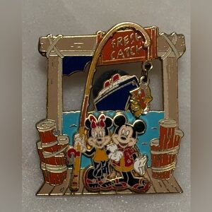 Disney Cruise Lines Fresh Catch Minnie & Mickey  Trading Pin with dangling fish